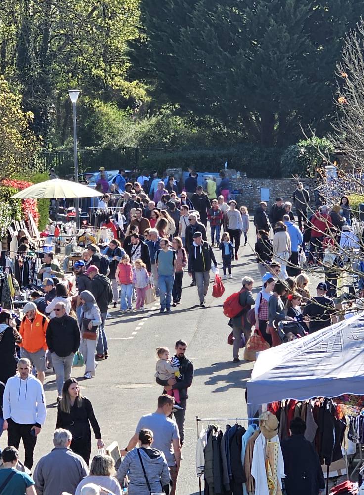 Foule dans les allées