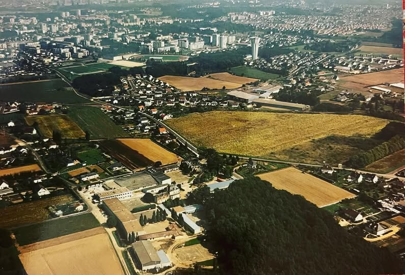 Vue aérienne du quartier avant la construction du lotissement